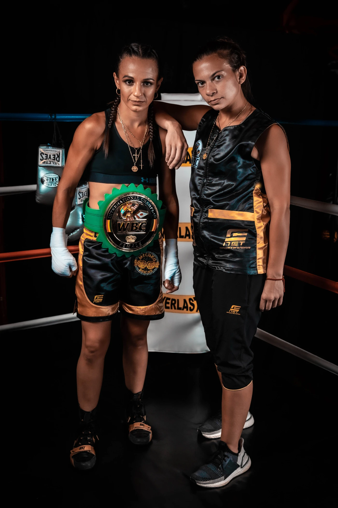 María Micheo con título de boxeo